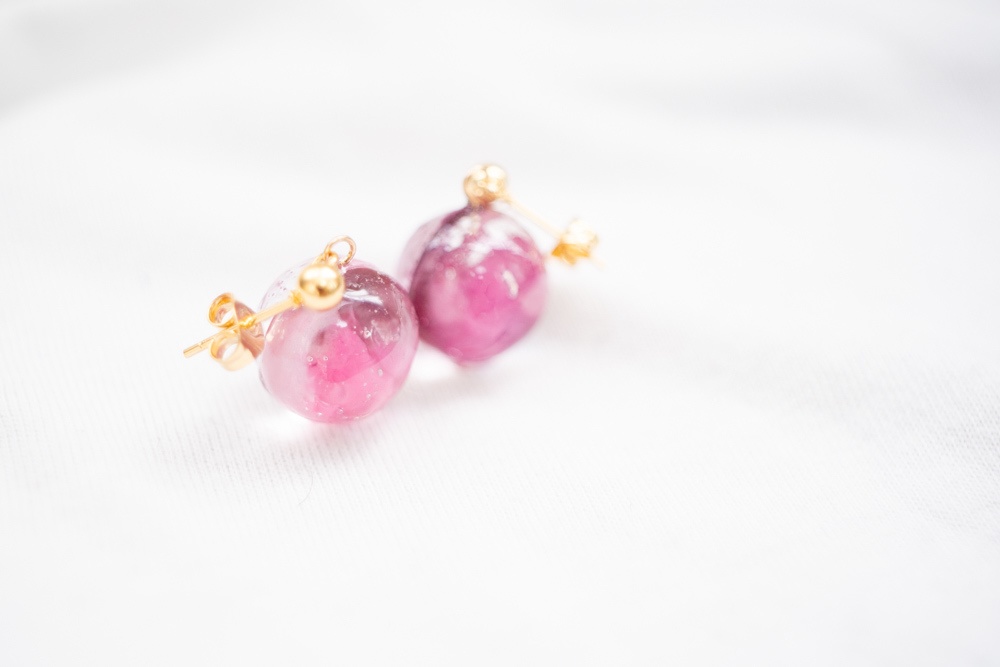 鬼滅の刃 竈門禰󠄀豆子「ヒノカミの娘」イメージ / ミニ飴ちゃんの耳飾り(ピアス・イヤリング)