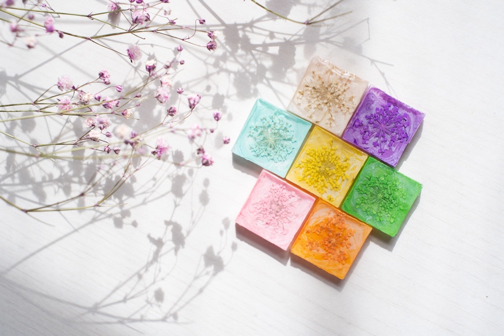 オーロラ姫/飴ちゃんの絵の耳飾り(ピアス・イヤリング)