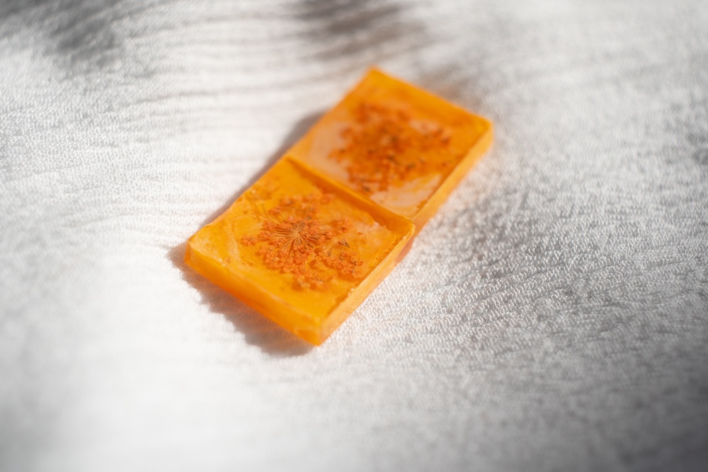 花の妖精 トネリコ/飴ちゃんの絵の耳飾り(ピアス・イヤリング)