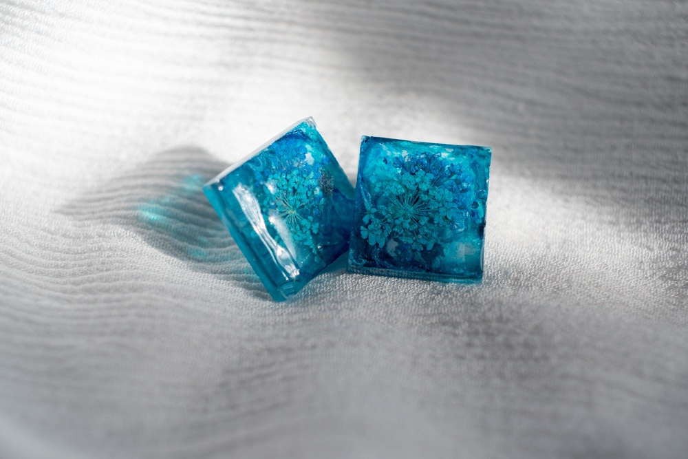 花の妖精 カナリア/飴ちゃんの絵の耳飾り(ピアス・イヤリング)