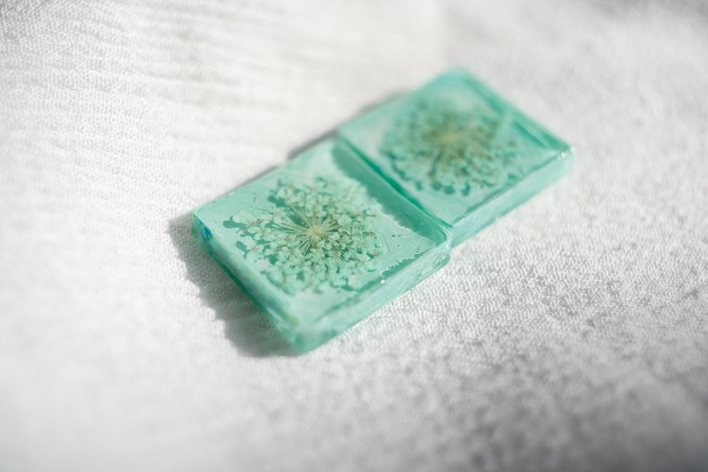 花の妖精 三色昼顔/飴ちゃんの耳飾り(ピアス・イヤリング)