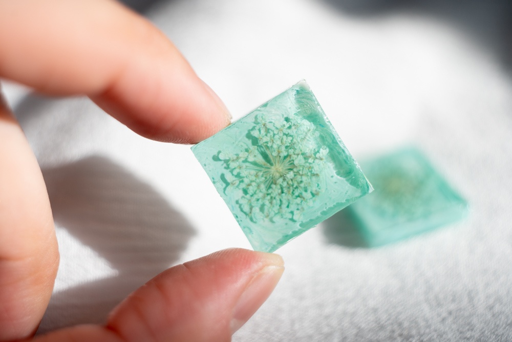 花の妖精 三色昼顔/飴ちゃんの耳飾り(ピアス・イヤリング)