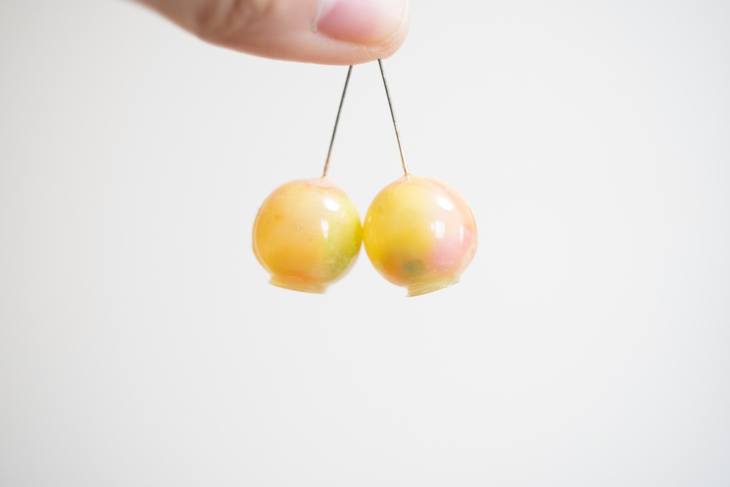 ほろよい ミックスフルーツ/ 飴ちゃんの耳飾り(ピアス・イヤリング)