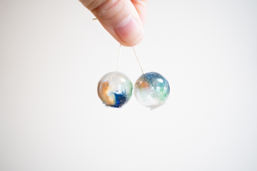 【SALE!!】鬼滅の刃 嘴平伊之助「獣の呼吸」イメージ / 飴ちゃんの耳飾り(ピアス・イヤリング)