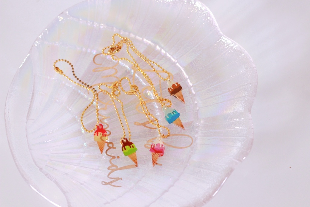 ワッフルコーンのサロペット