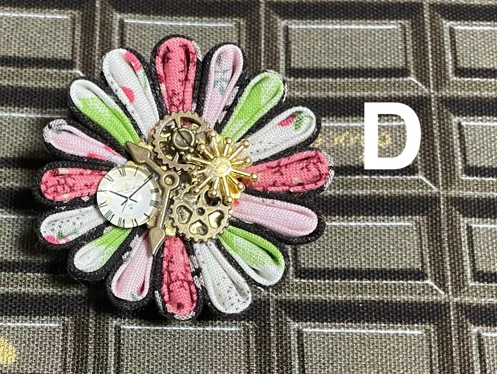 つまみ細工風ブローチ