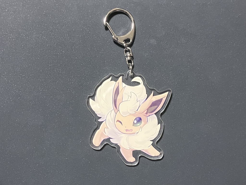 ブイズ両面アクキー