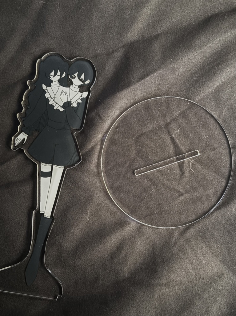 エマ＆メルのアクリルスタンド