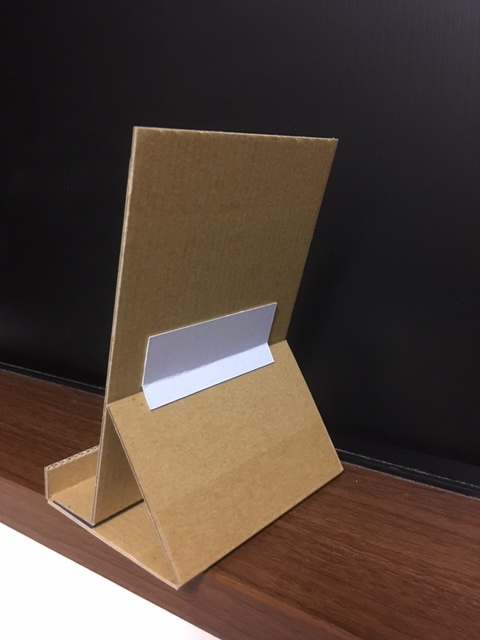 たためるポストカードスタンド