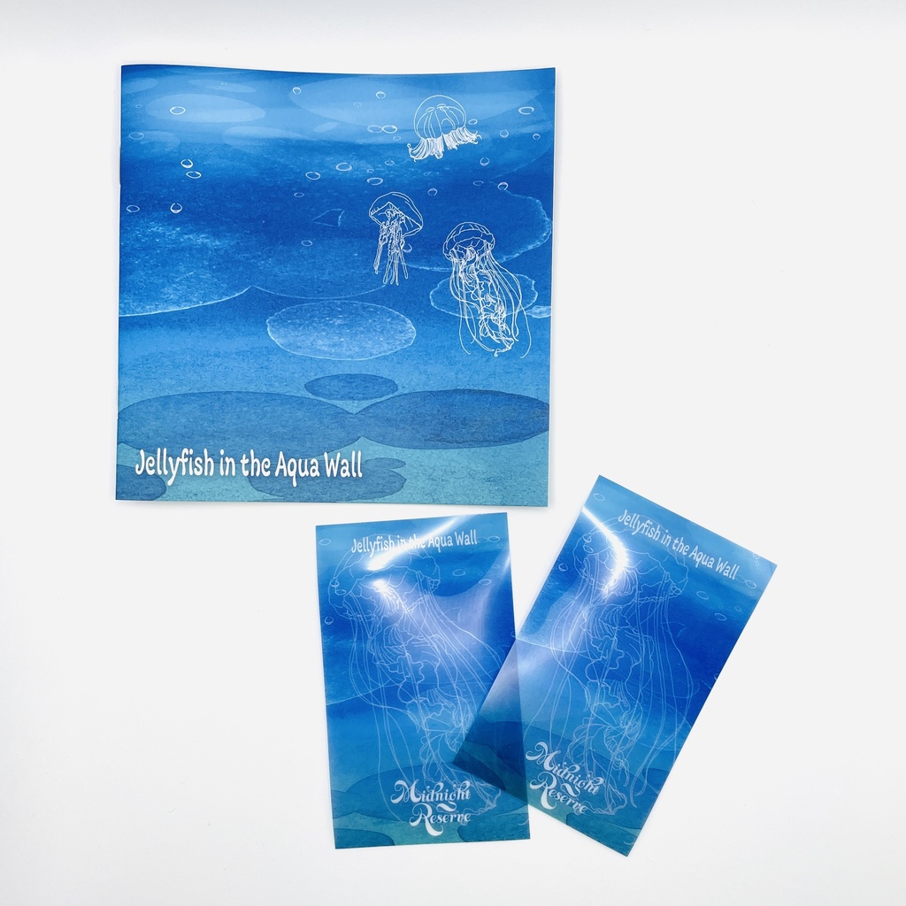 Jellyfish in the Aqua Wall / Midnight Reserve