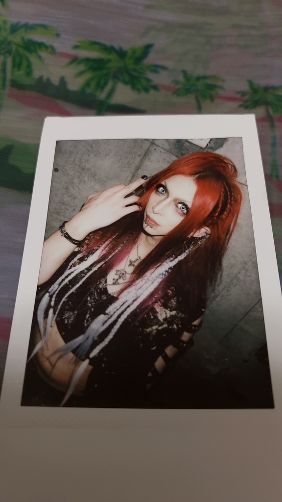 10/12MV撮影時ネット限定チェキ