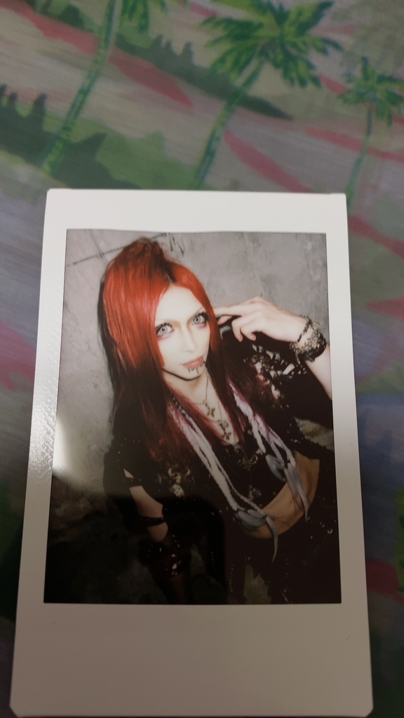 10/12MV撮影時ネット限定チェキ