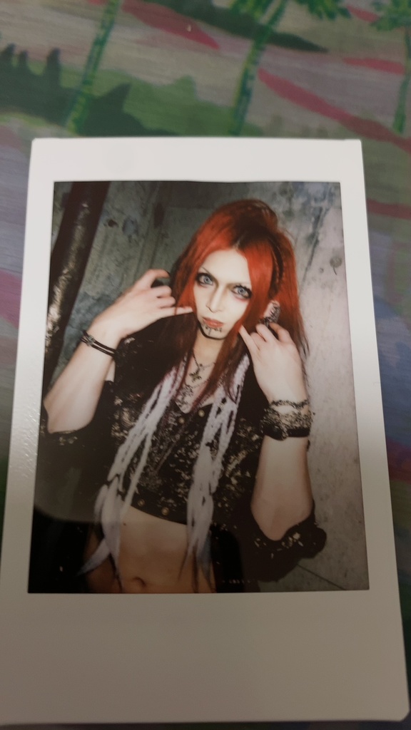 10/12MV撮影時ネット限定チェキ