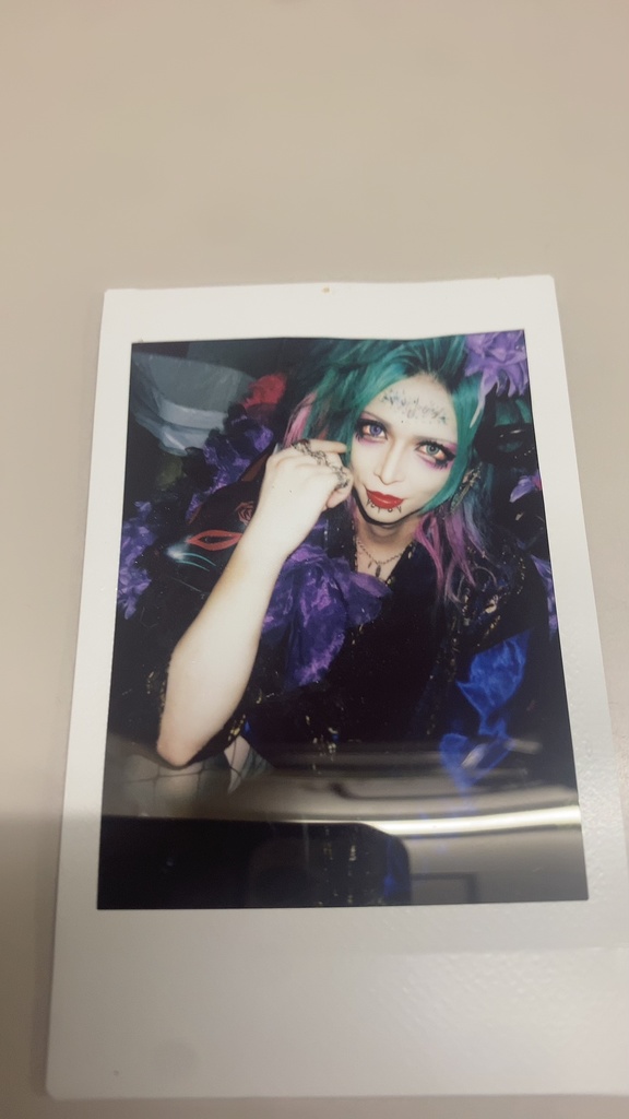 8/1新ヴィジュアル。ライブチェキ