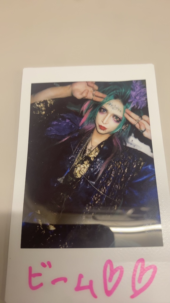 8/1新ヴィジュアル。ライブチェキ