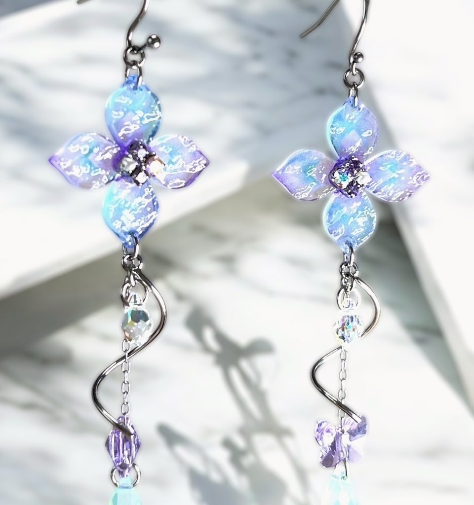 水あじさいピアス/イヤリング(胡蝶しのぶイメージ)