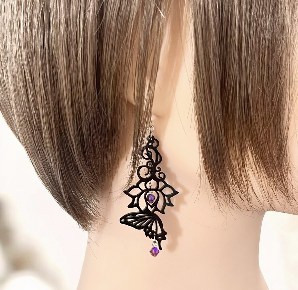 蓮と蝶のシルエットピアス/イヤリング(童磨・胡蝶しのぶイメージ)