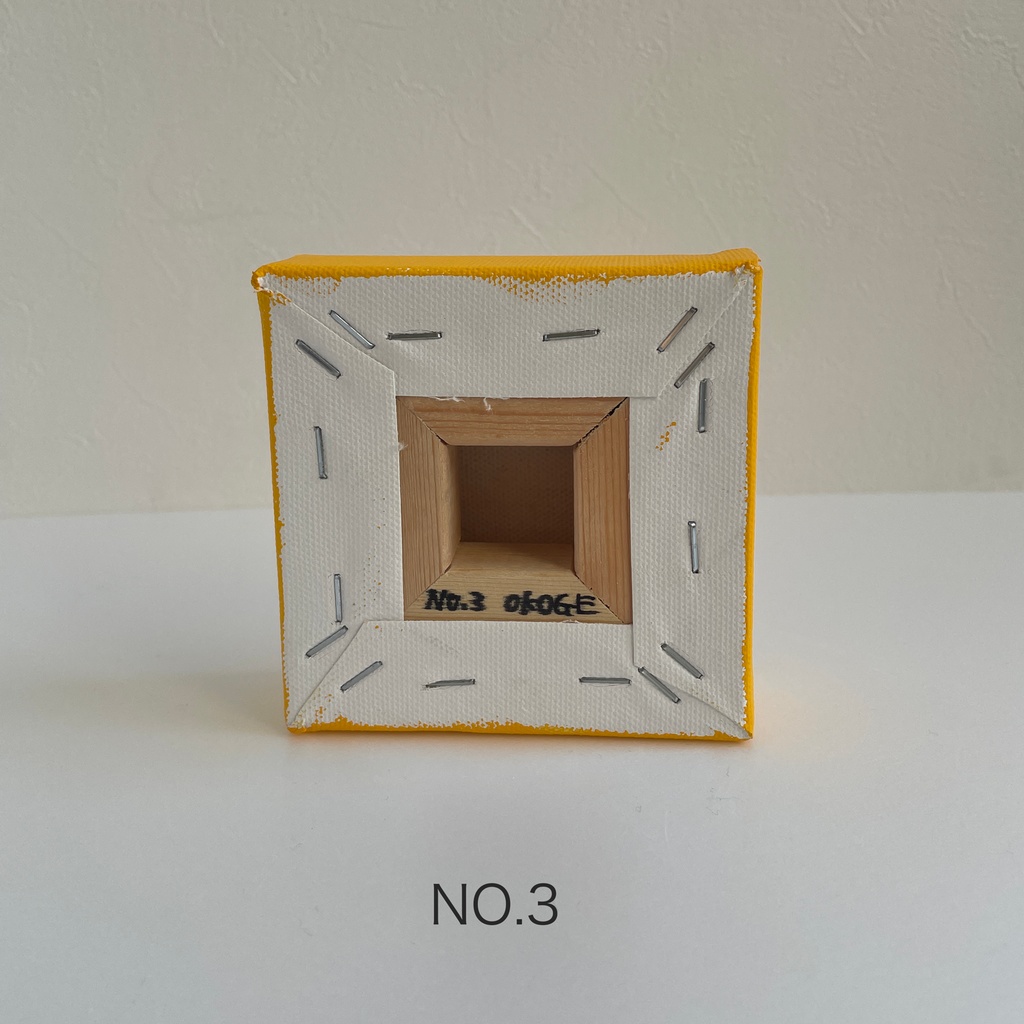 立てられる原画「もふもふ」