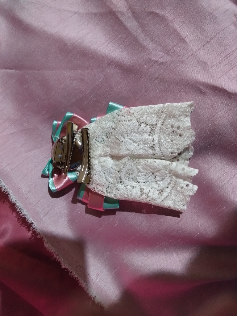 ダブルリボンのミニジャボタイ。