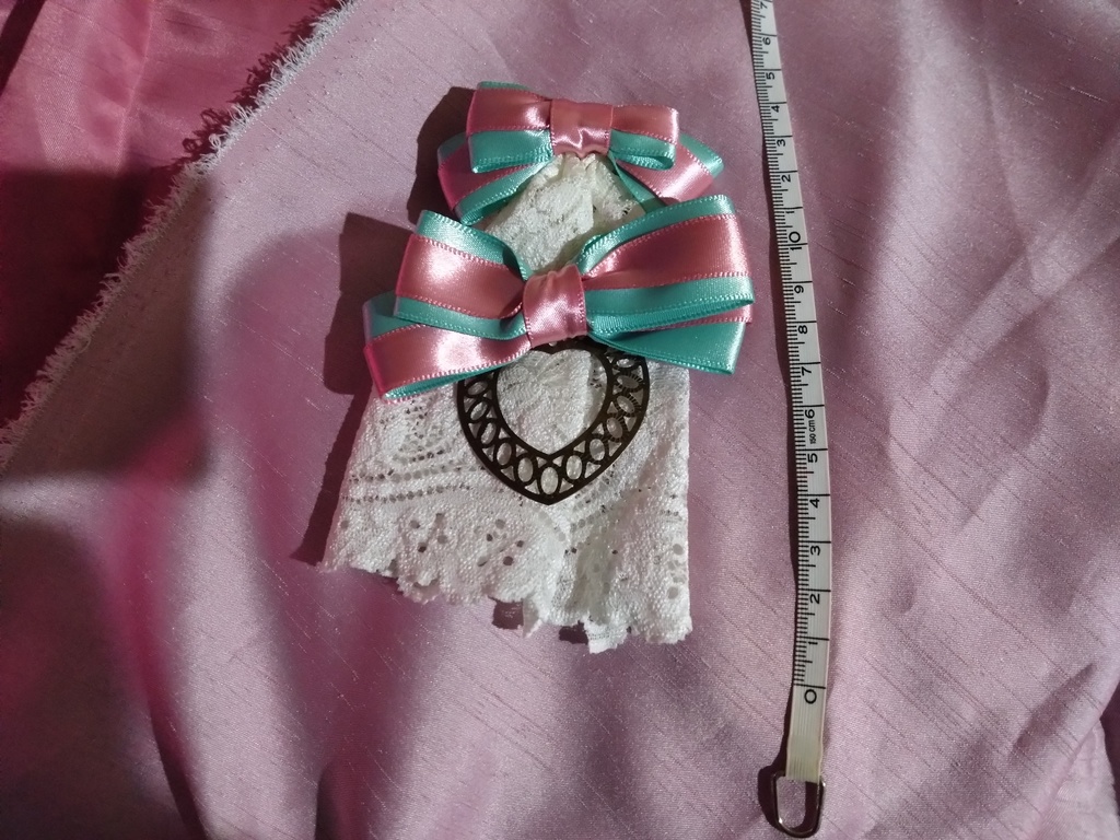 ダブルリボンのミニジャボタイ。