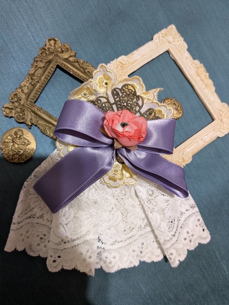 パステル眼球薔薇ミニジャボタイコサージュ。