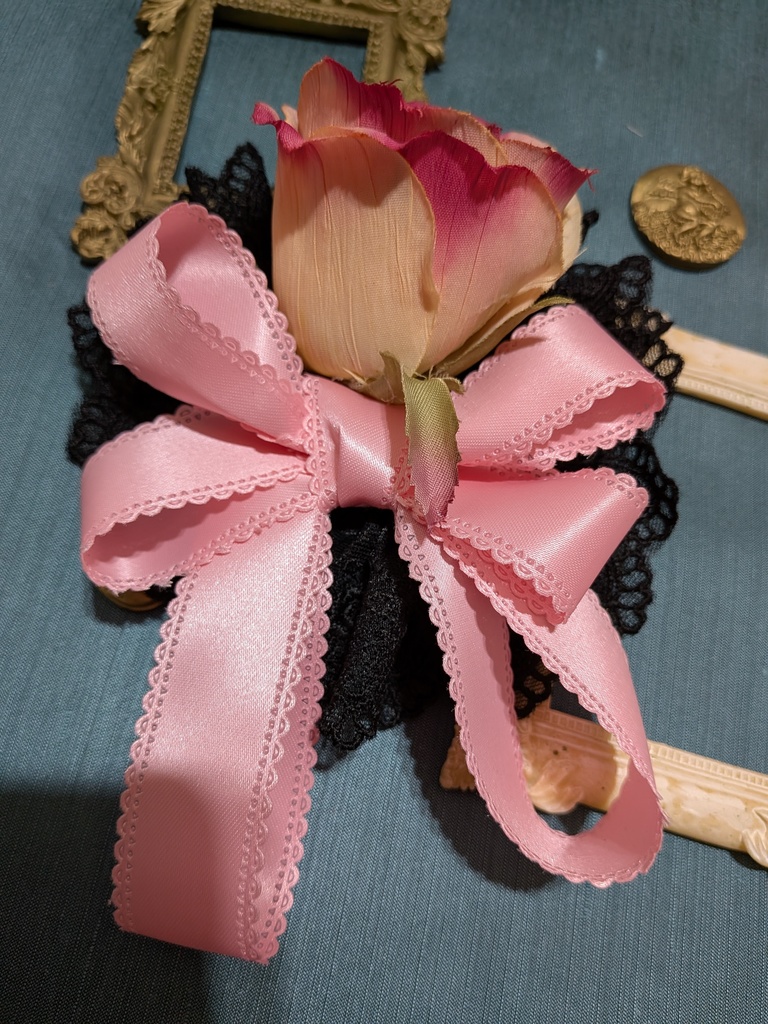 難あり。眼球薔薇ラッピングコサージュ。