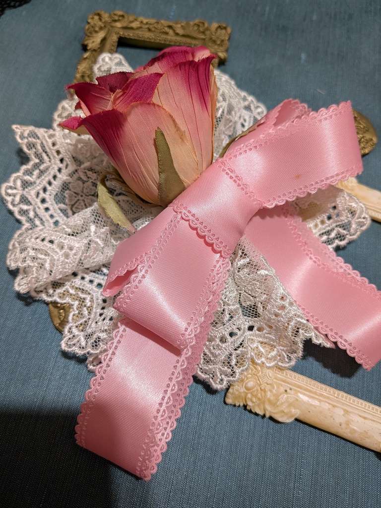 難あり。眼球薔薇ラッピングコサージュ。