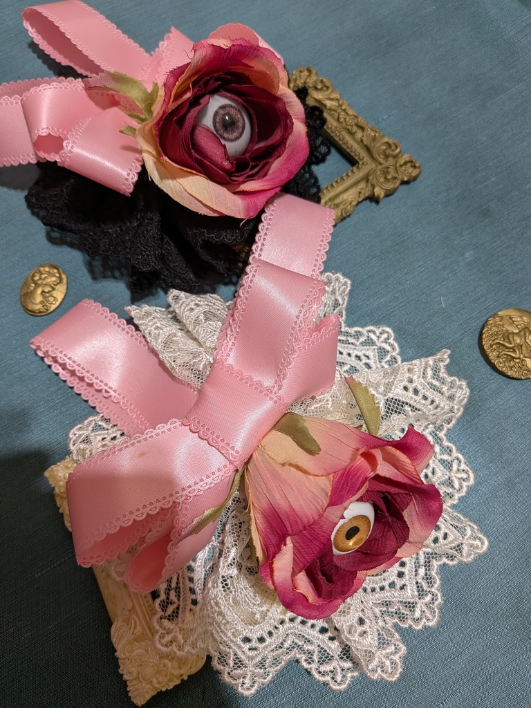 難あり。眼球薔薇ラッピングコサージュ。