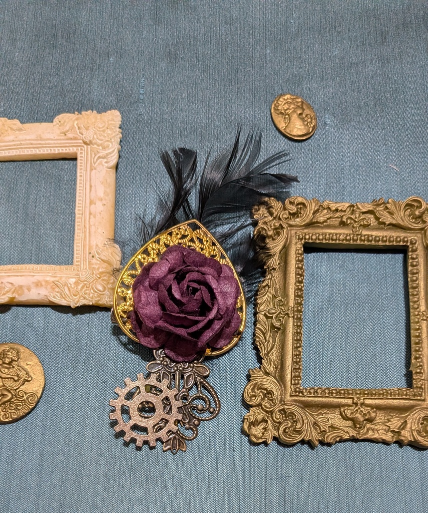 難あり。歯車ブローチ。