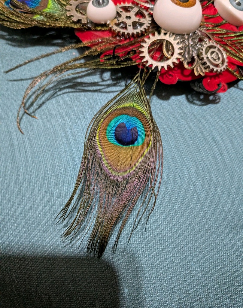 難あり。たくさんの目が見てるコサージュ。