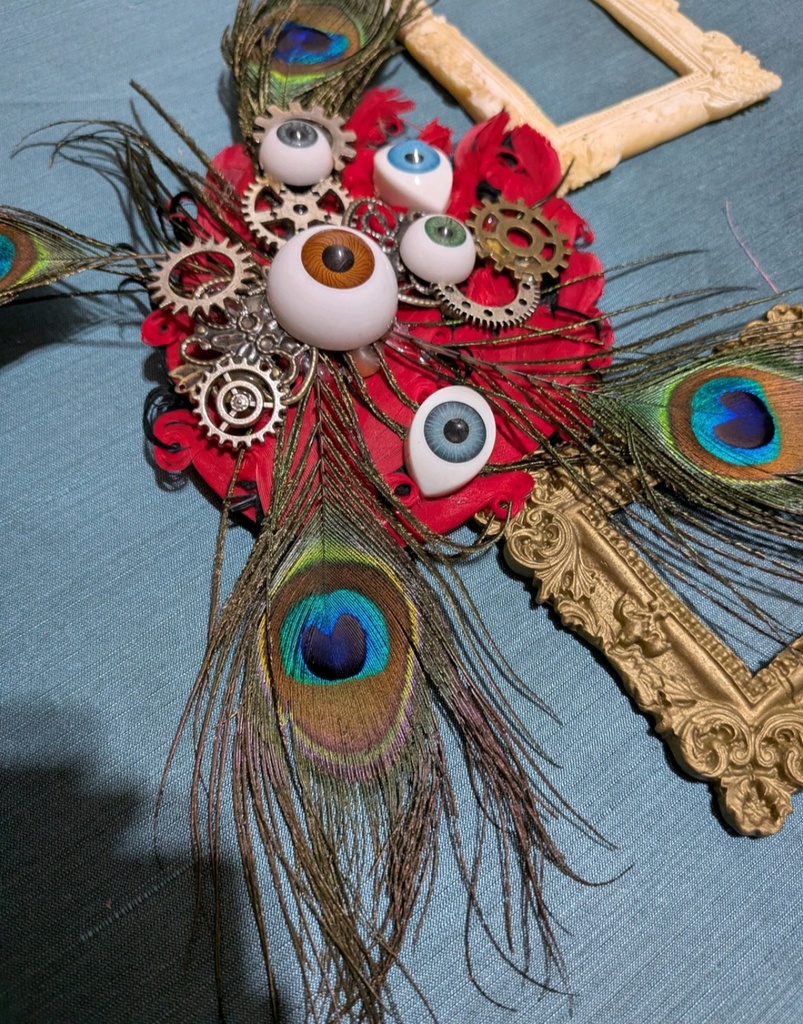 難あり。たくさんの目が見てるコサージュ。