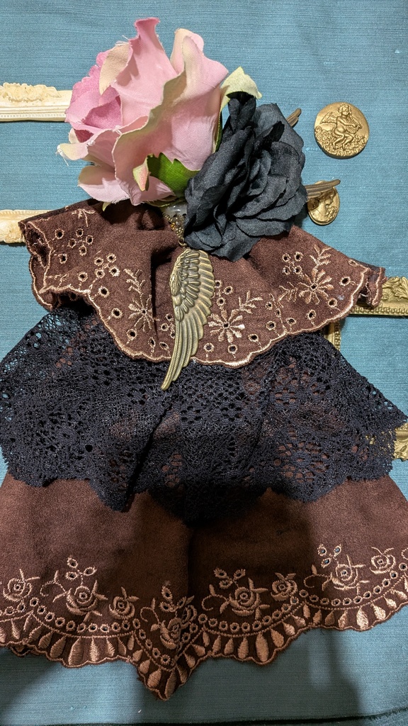 難あり。クラシカルジャボタイコサージュ。