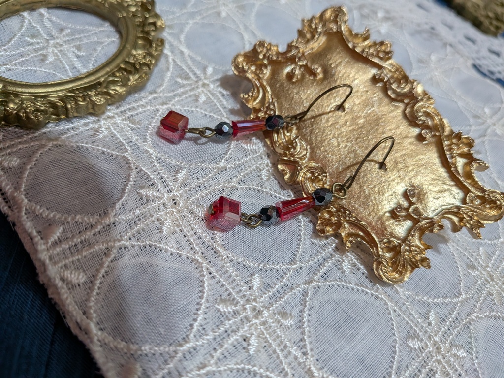 ルージュノワールピアス。