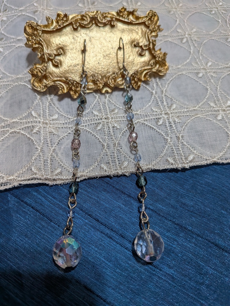 チェコビーズロングピアス。