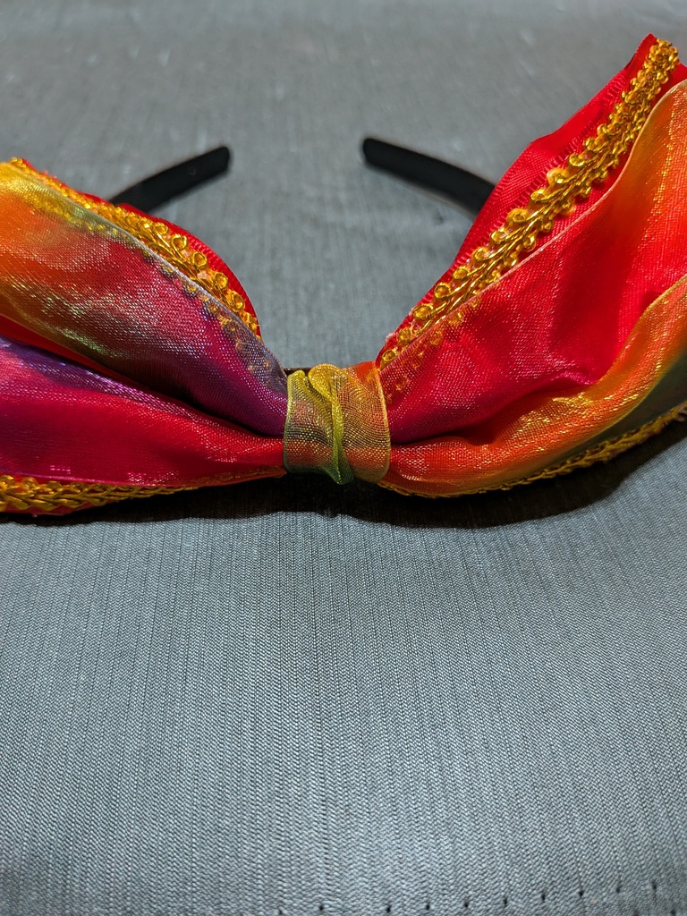 虹色の空リボンカチューシャ。