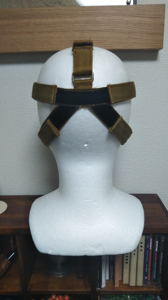 手縫いの黒革蒼眼レザーガスマスク(S~Mサイズ)