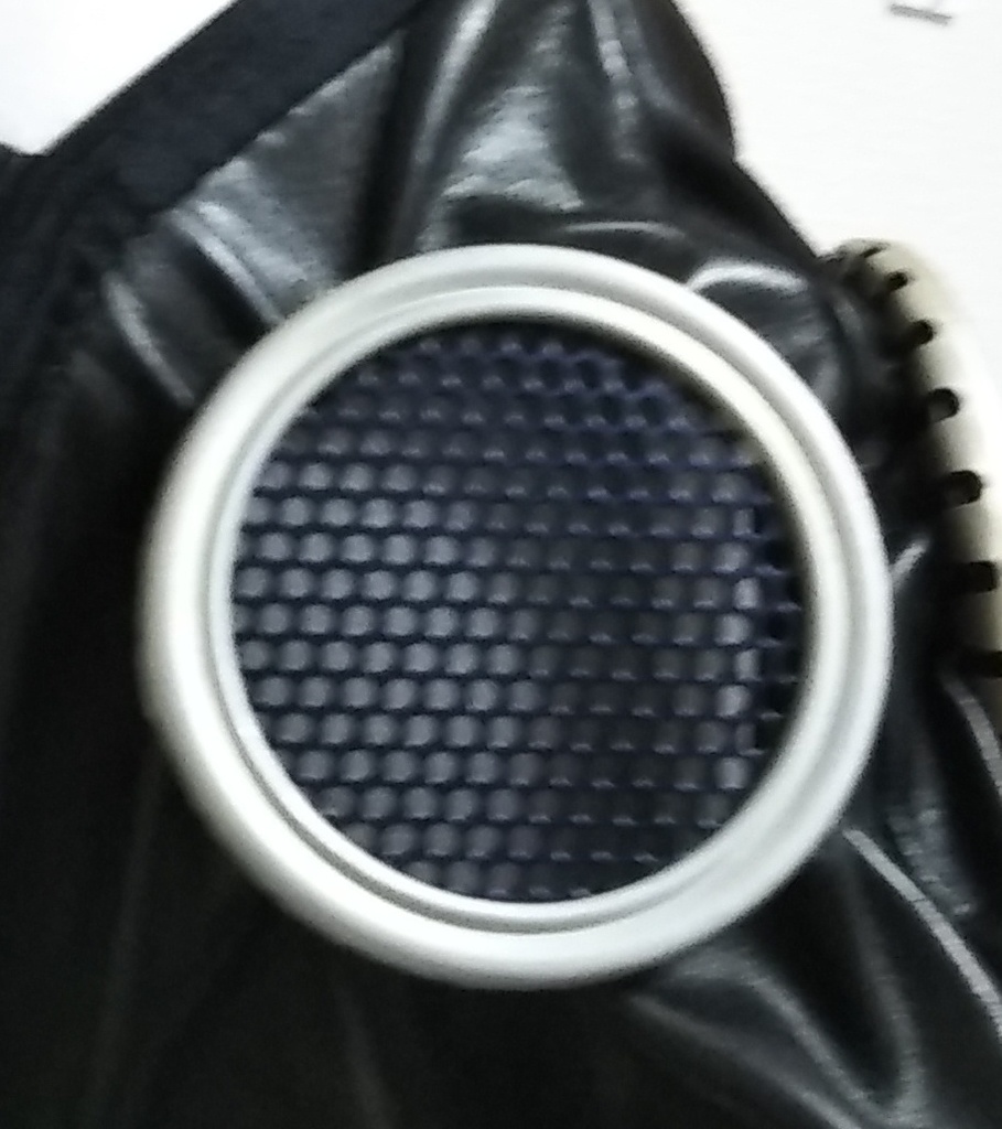 手縫いの漆黒レザーガスマスク(M~L)