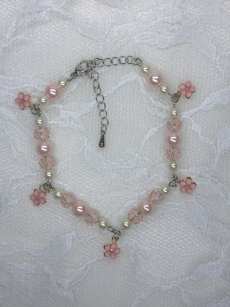 お花チャーム付きパールブレスレット