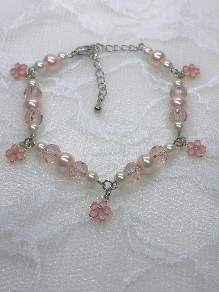 お花チャーム付きパールブレスレット