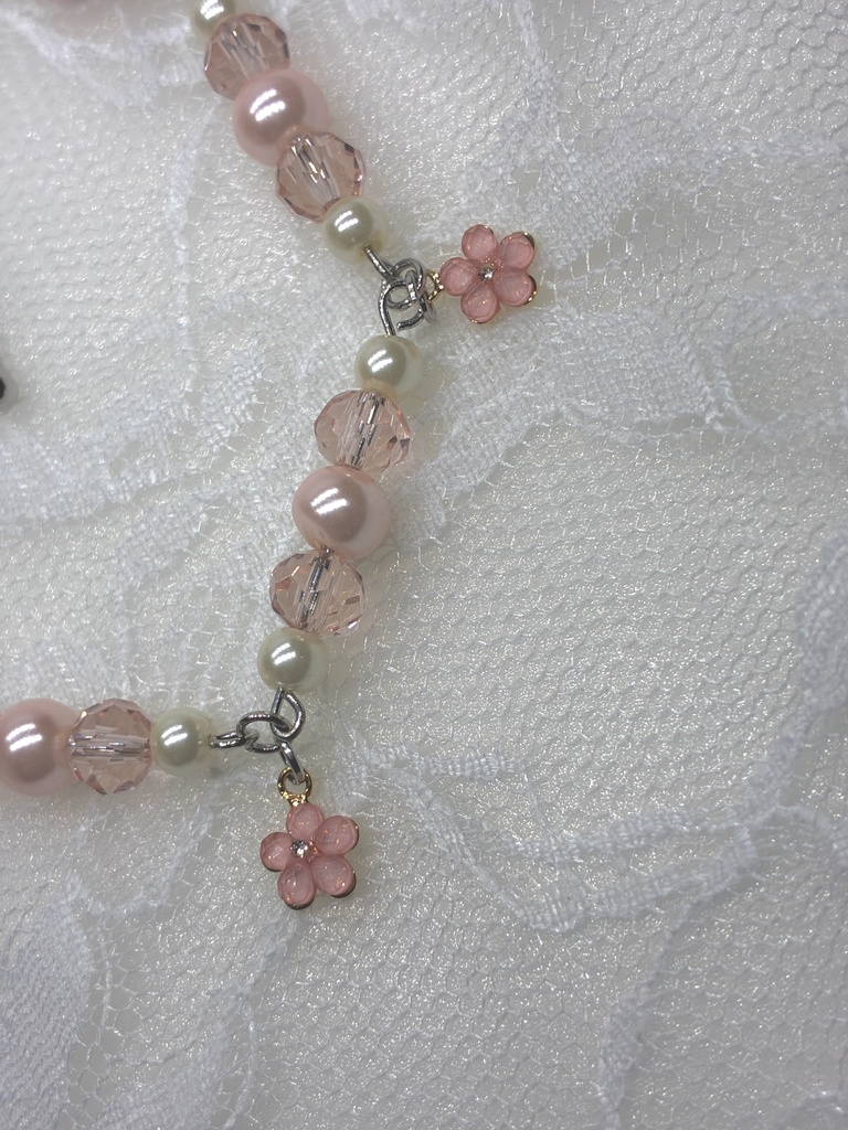お花チャーム付きパールブレスレット