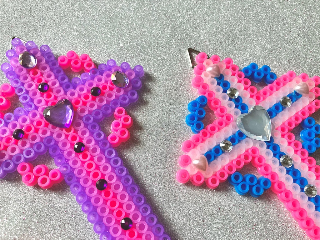 ポップでチープな十字架(Sサイズ)