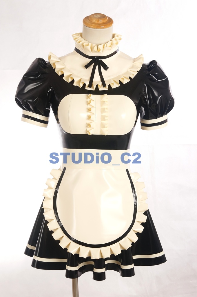 ラバー メイド服