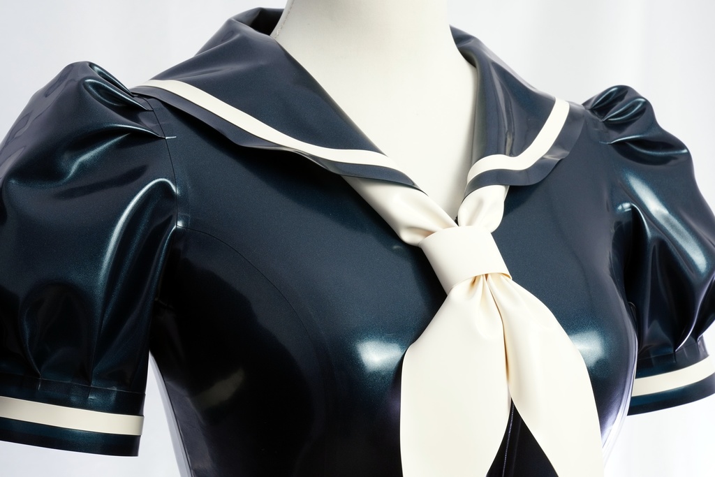 (売り切れました)試作ラバーセーラー服 11号サイズ B