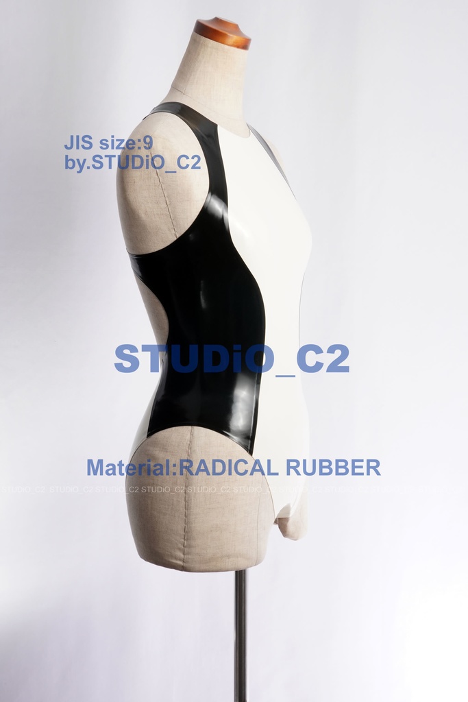 「売り切れました」ラバー競泳水着 9号サイズ 白/黒