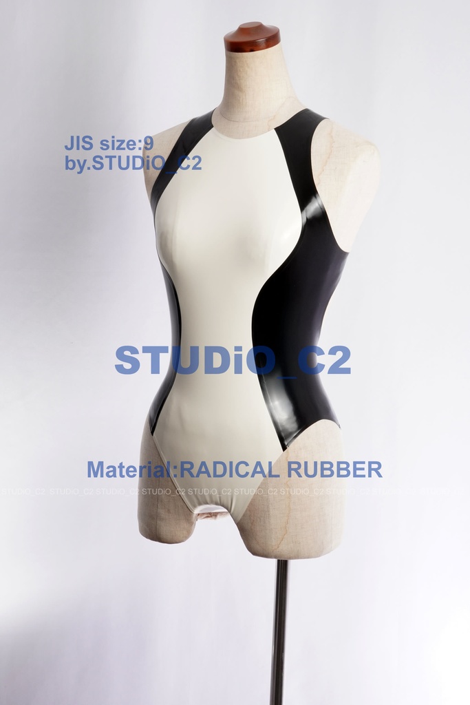 「売り切れました」ラバー競泳水着 9号サイズ 白/黒