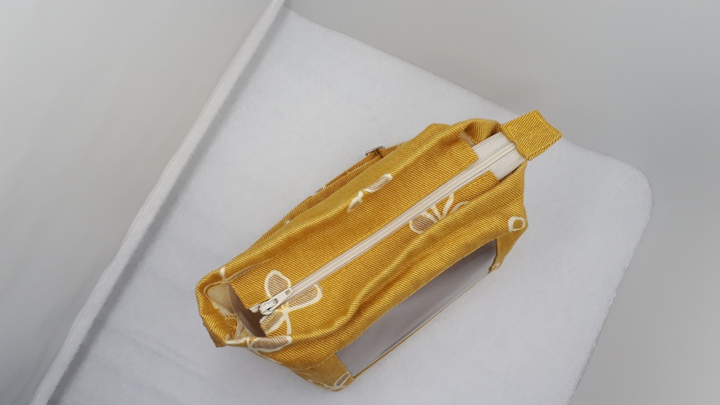 もちマス お出掛けポーチ