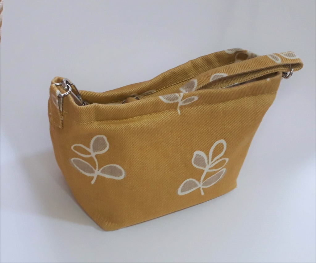 もちマス お出掛けポーチ