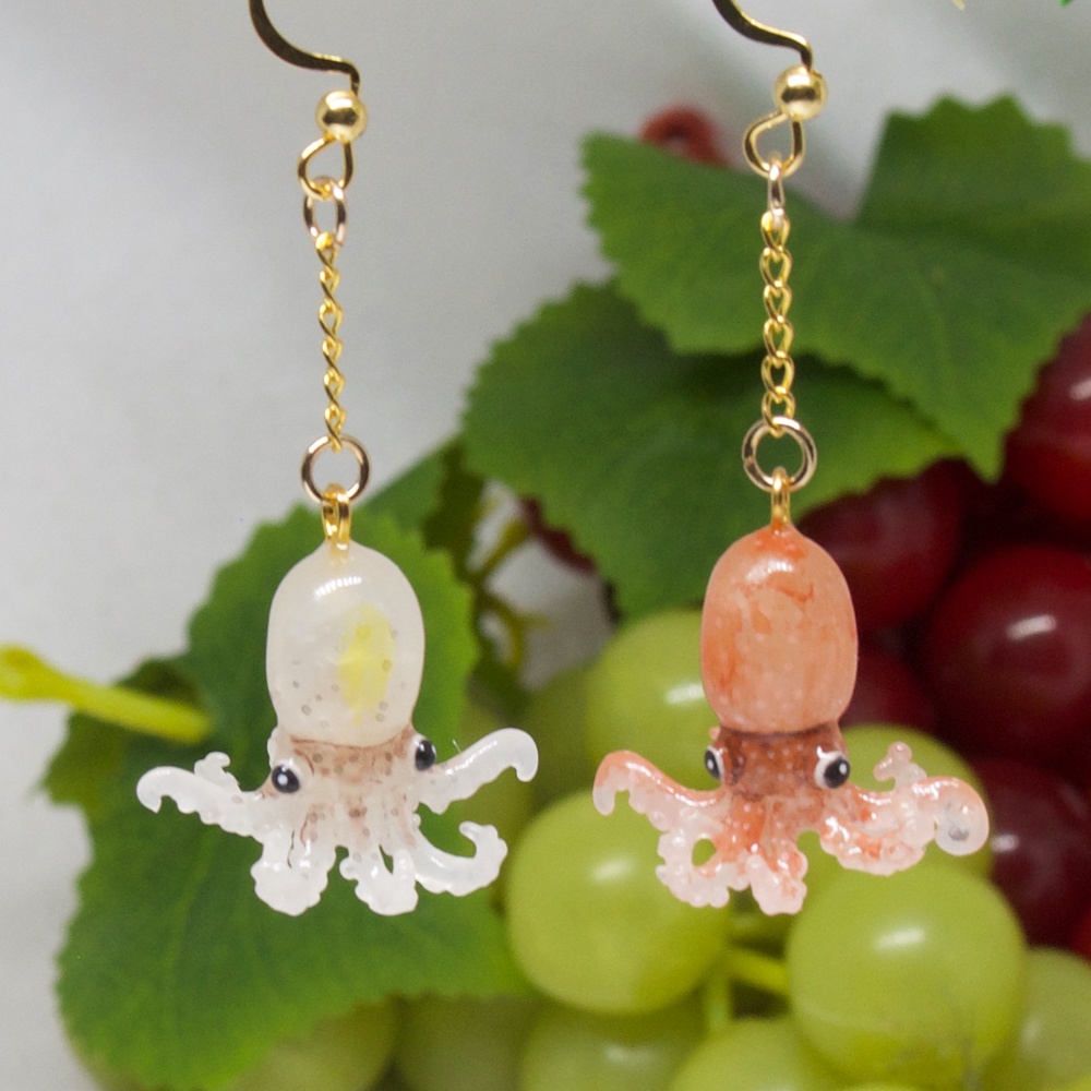 海からこんにちは♪ 小さなタコのイヤーアクセサリー