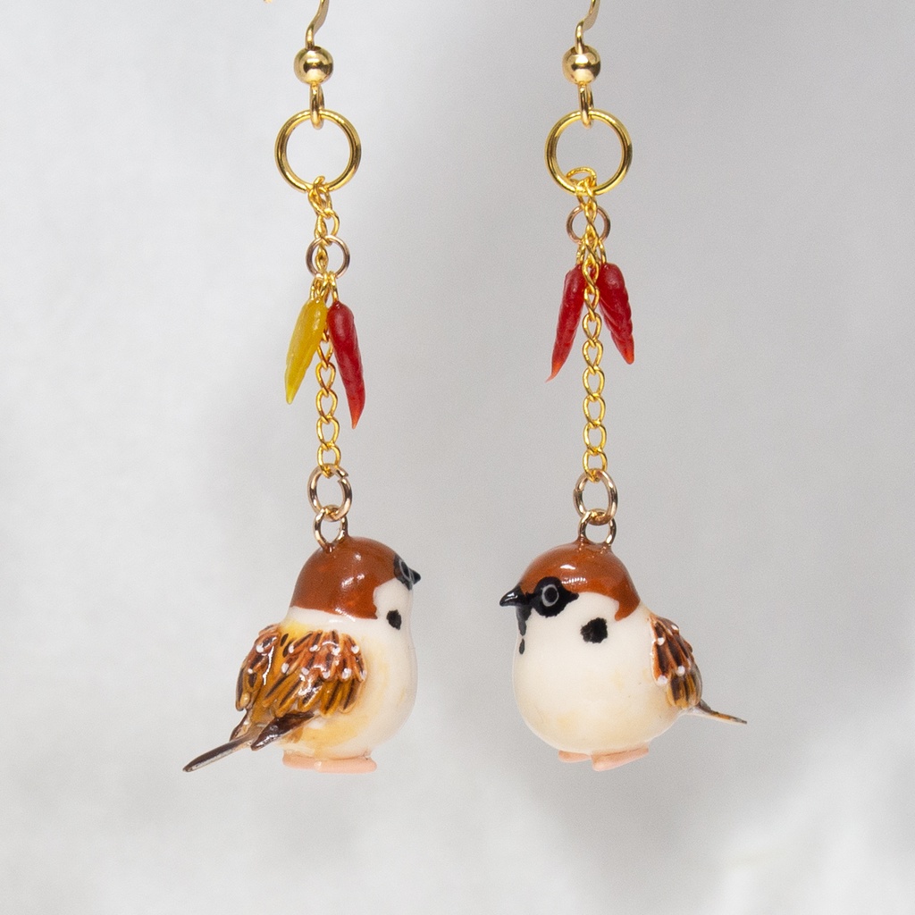 冬限定・ぷっくりスズメのピアス・イヤリング
