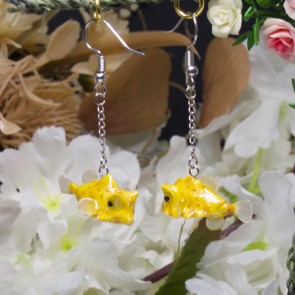 ラクダハコフグのゆらめくピアス・イヤリング